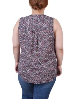 Plus Size Sleeveless Pintucked Blouse - Black & Red Chevron Print -Dressbarn Store WRJU0684PBLACKREDCHERVONBACK