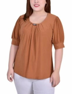 Plus Size Short Sleeve Balloon Sleeve Knit Top with Neck Hardware Detail
