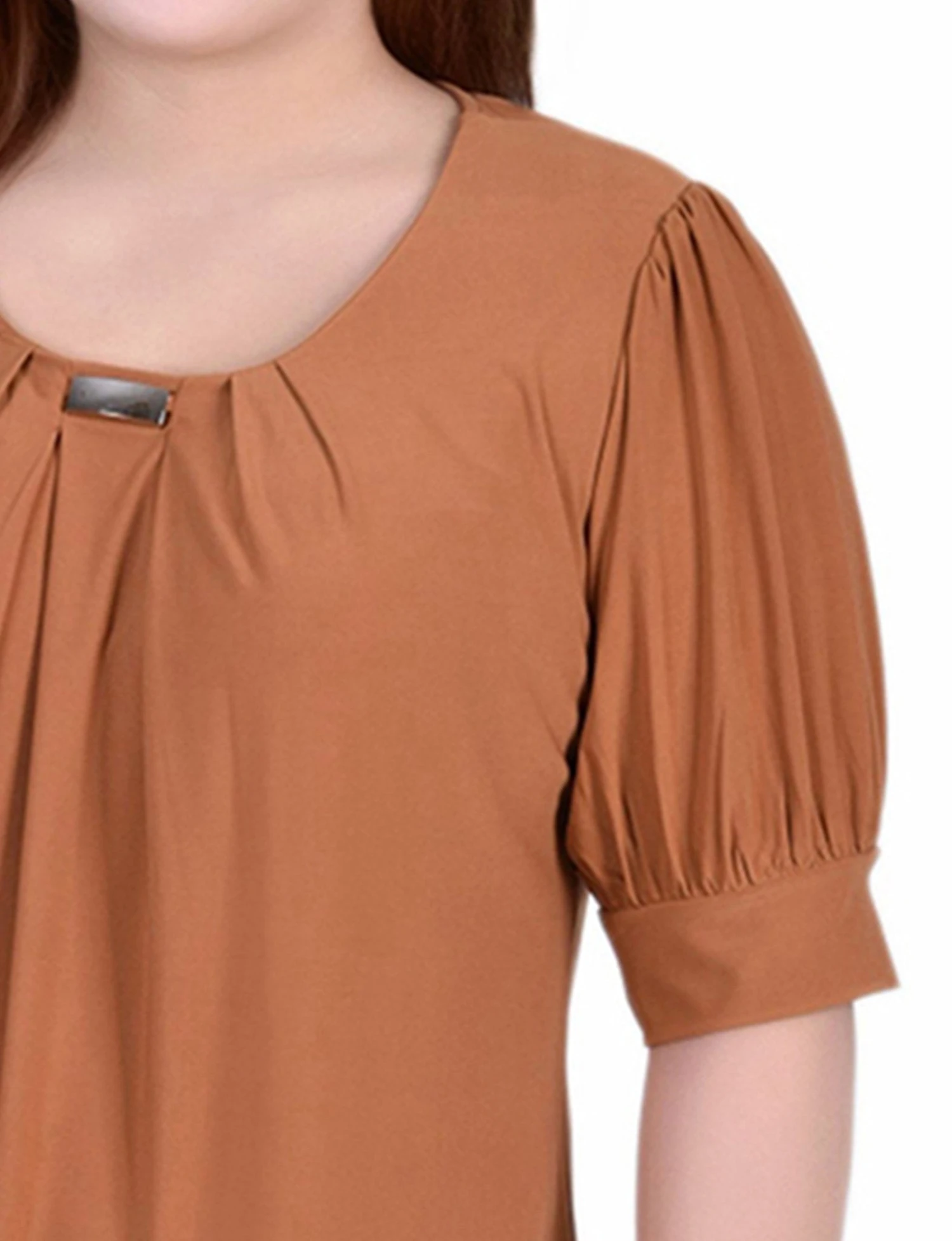 Plus Size Short Sleeve Balloon Sleeve Knit Top with Neck Hardware Detail 3 Plus Size Short Sleeve Balloon Sleeve Knit Top with Neck Hardware Detail - Image 3