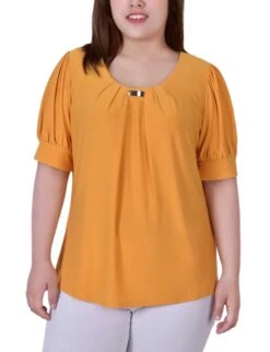 Plus Size Short Sleeve Balloon Sleeve Top with Neck Hardware