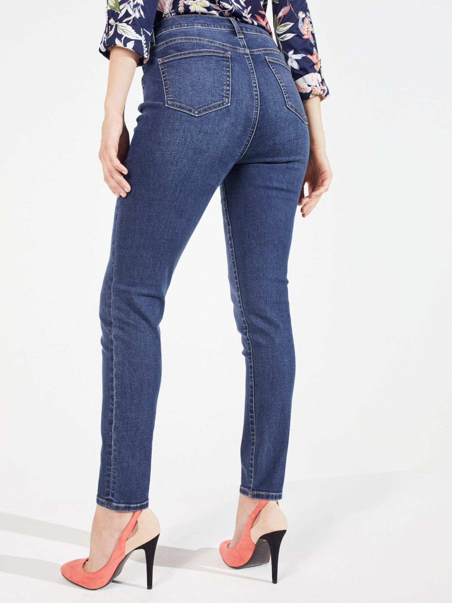 Westport Signature Skinny 5 Pocket Petite Denim Jeans 2 Westport Signature Skinny 5 Pocket Petite Denim Jeans - Image 2
